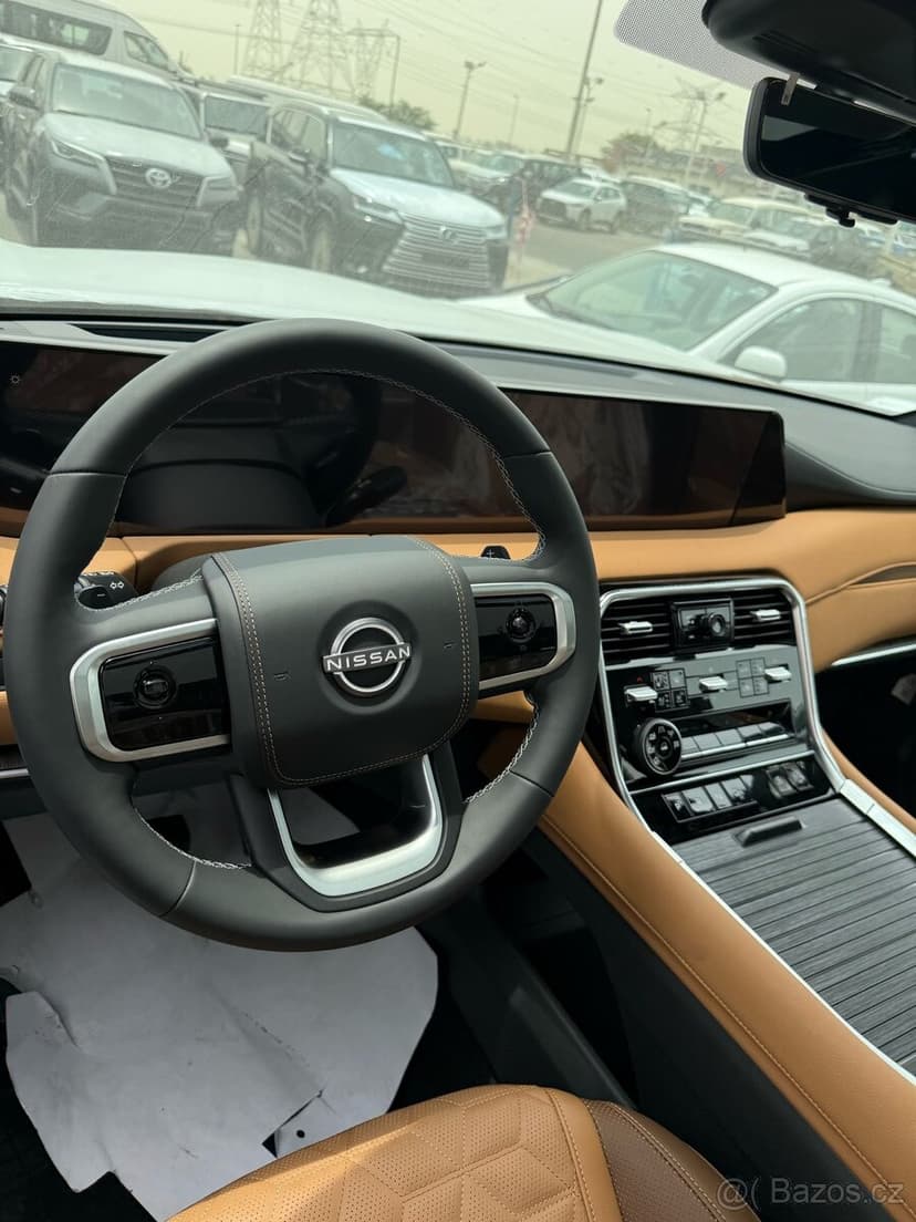 Nissan Patrol Platinum, 3,5l V6, US specifikace