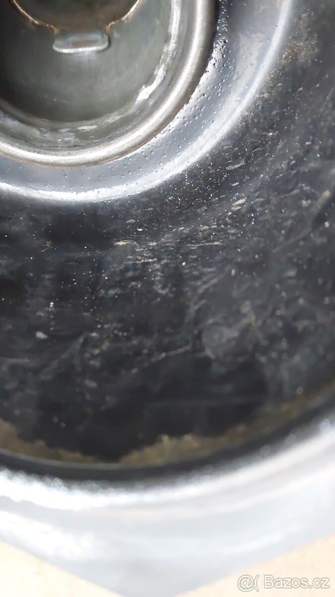 Nissan Navara D22 –  Hrdlo nádrže