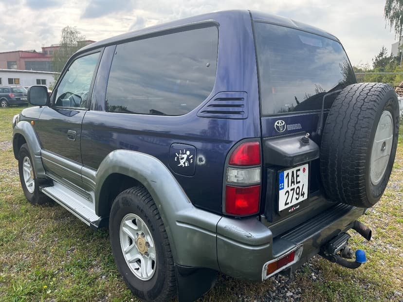 Toyota Land Cruiser 90