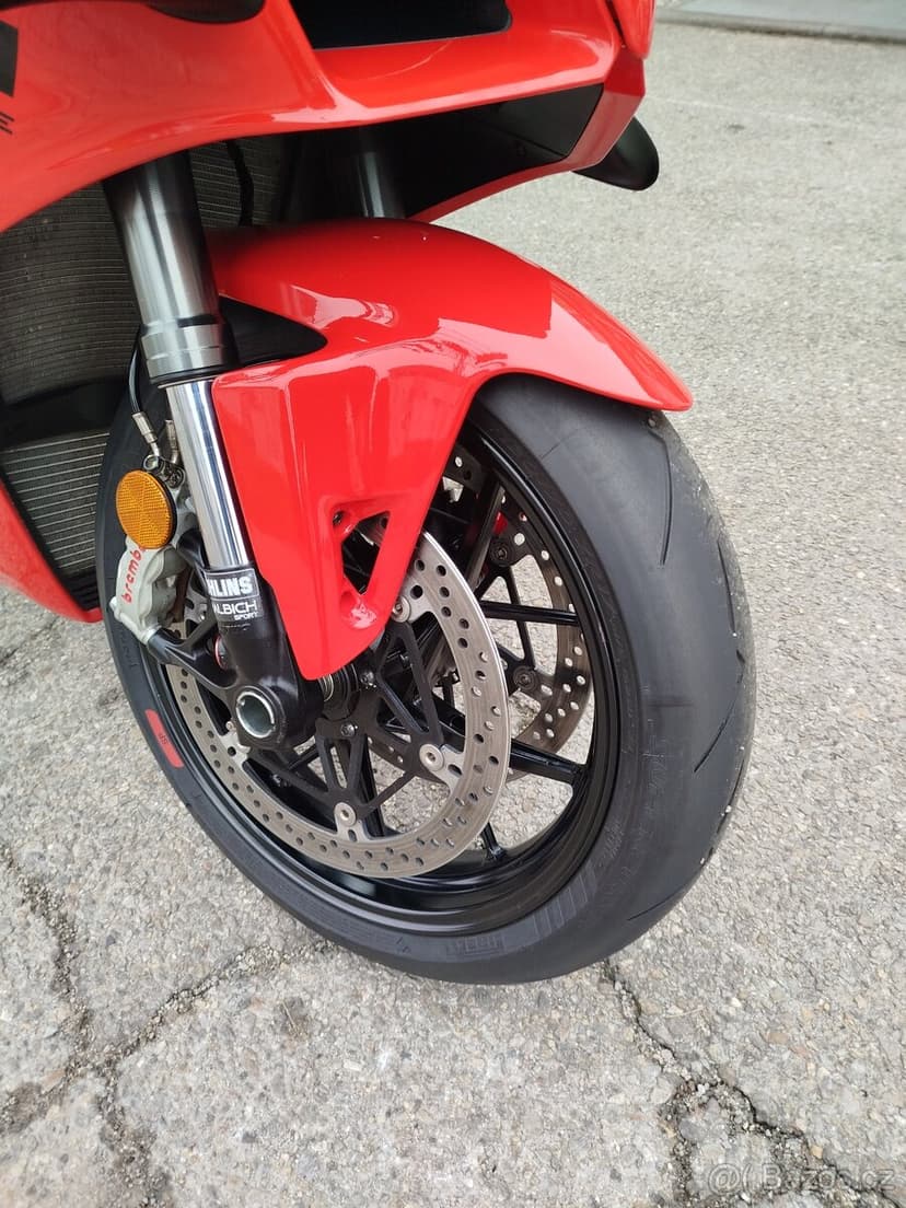 Ducati Panigale V4, ČR, ZÁRUKA, - DPH, KRÁSNÝ STAV