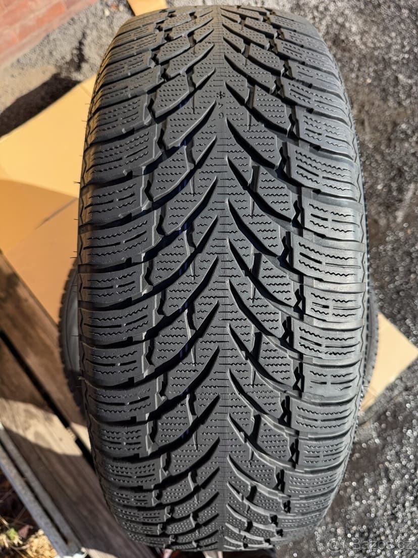 Zimní pneu 235/55/19 Nokian WR SUV 4