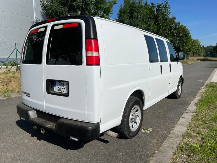 Chevrolet Express AWD 5.3 V8, 4x4, 2013, 85 000 km, 5 míst