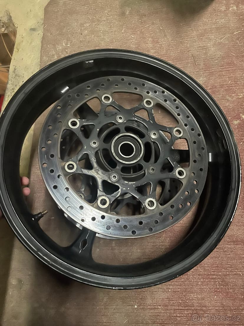 Kola Suzuki gsxr 600 k6