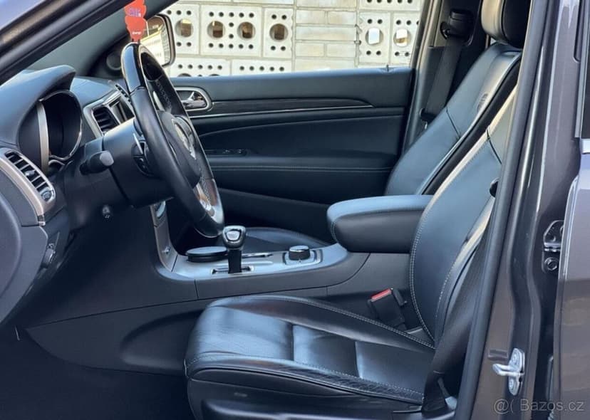 Jeep Grand Cherokee 3.0CRD OVERLAND KŮŽE NAVI automat 184 kw