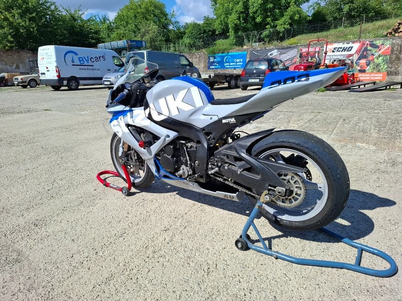SUZUKI GSXR 750