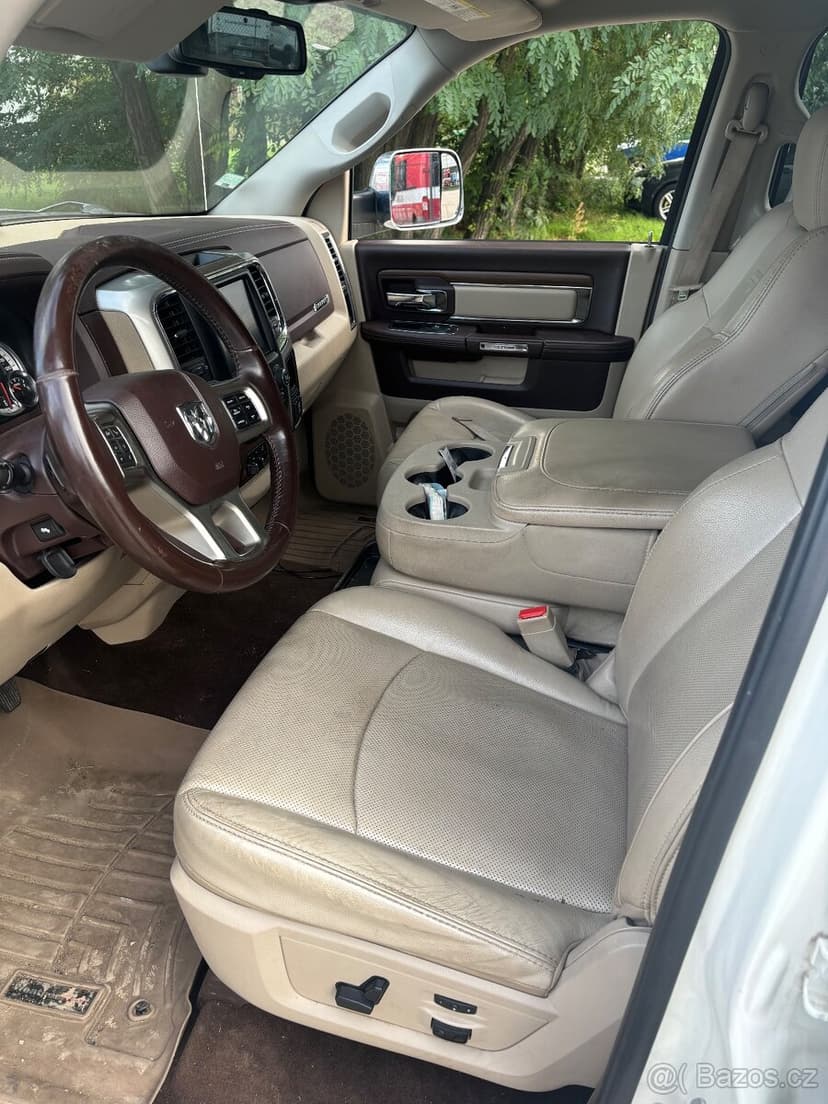 Dodge RAM 1500 Laramie 6míst DPH