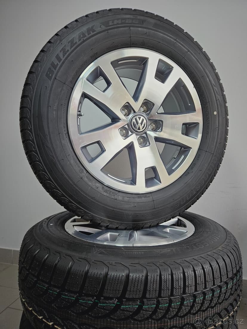 Orig. VW Amarok 5x120 Zimní 245/65/17 - Nové