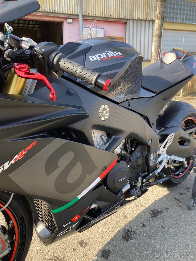 Aprilia RSV4rr