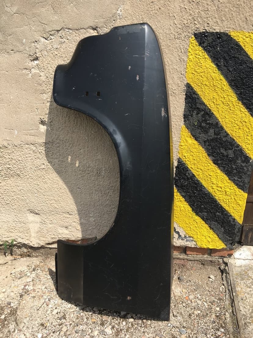 Ford Escort,Sierra-nové blatníky,světla,chladiče,tlumiče