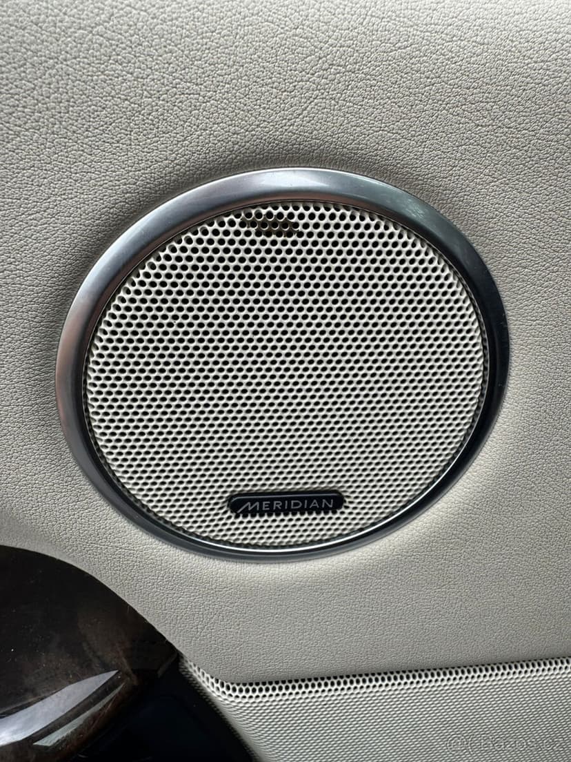 and Rover Range Rover 4.4 SDV8 Autobiography-luxusní výbava