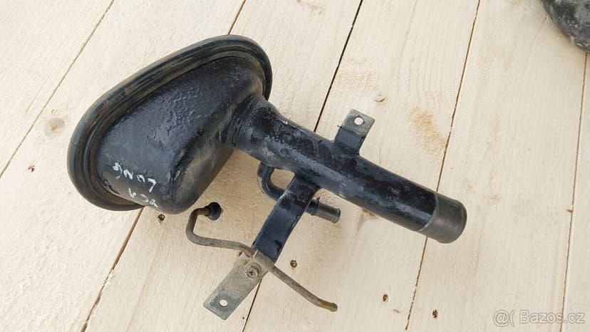 Nissan Patrol Y61 -  Hrdlo nádže Wagoon