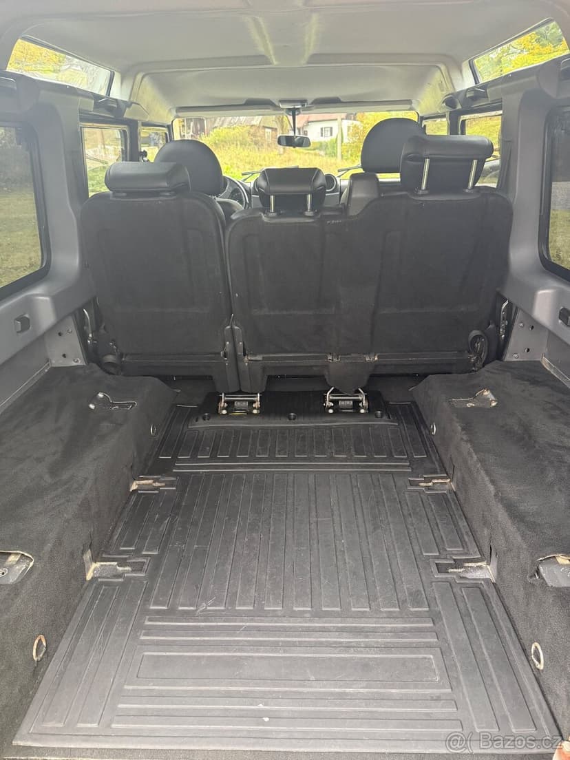 Land Rover Defender 110 XS – 2.4 TD4, 7 míst, 2011