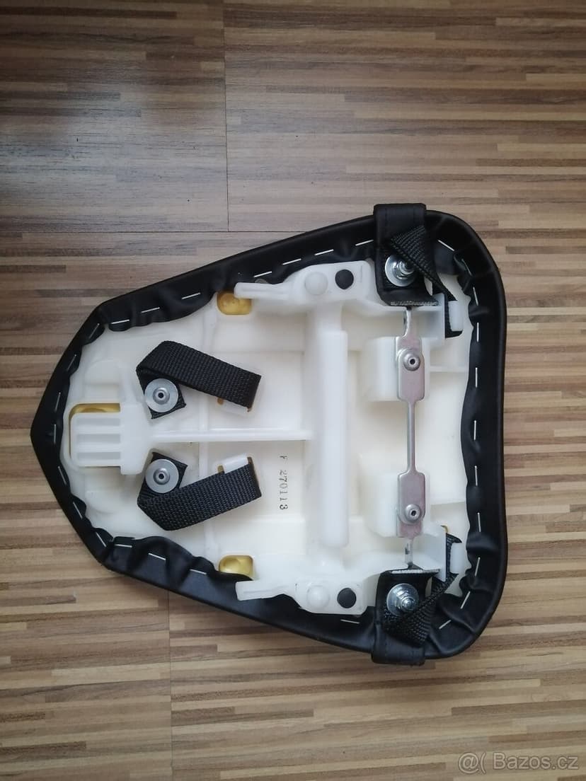 yamaha r6 rj 15 sedlo