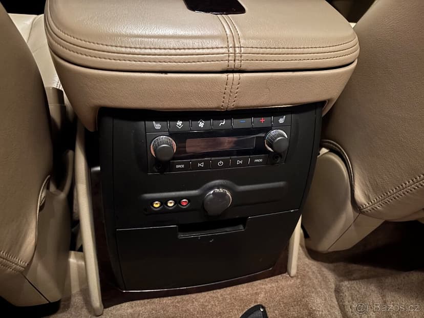 Cadillac Escalade TOP STAV