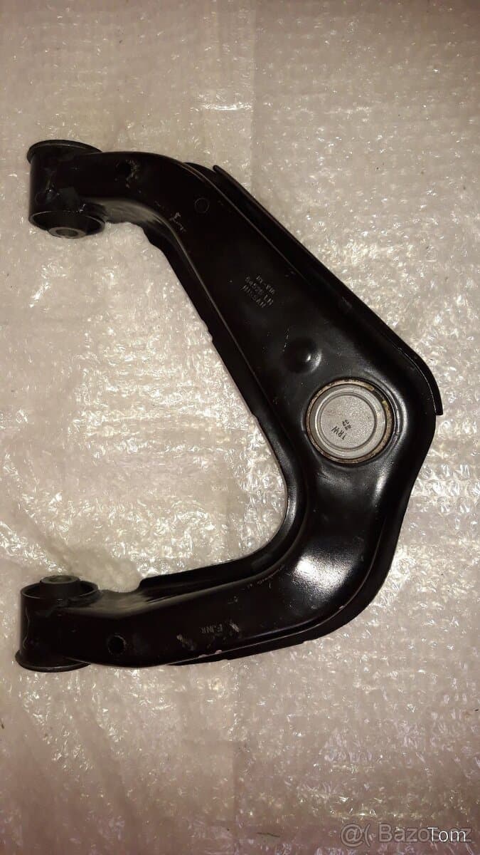 Nissan Navara : Rameno