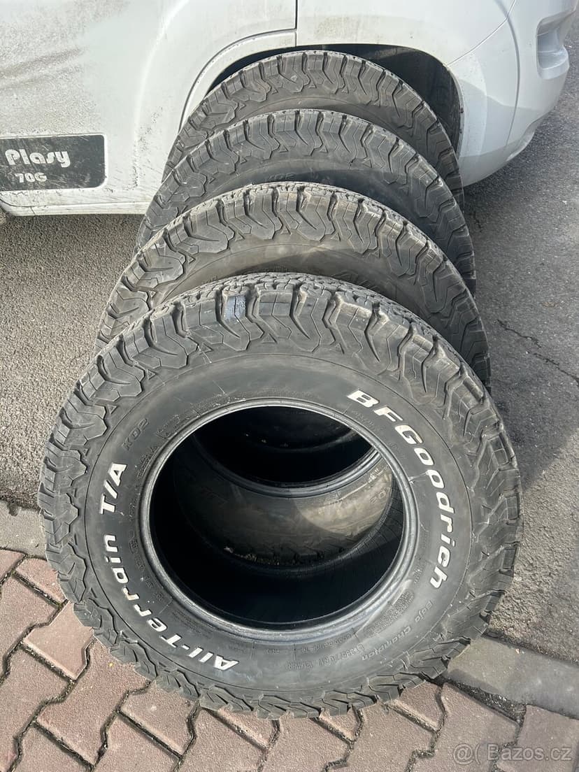 BF Goodrich AT 285/70 r17 sada 4ks celoroční/zimní
