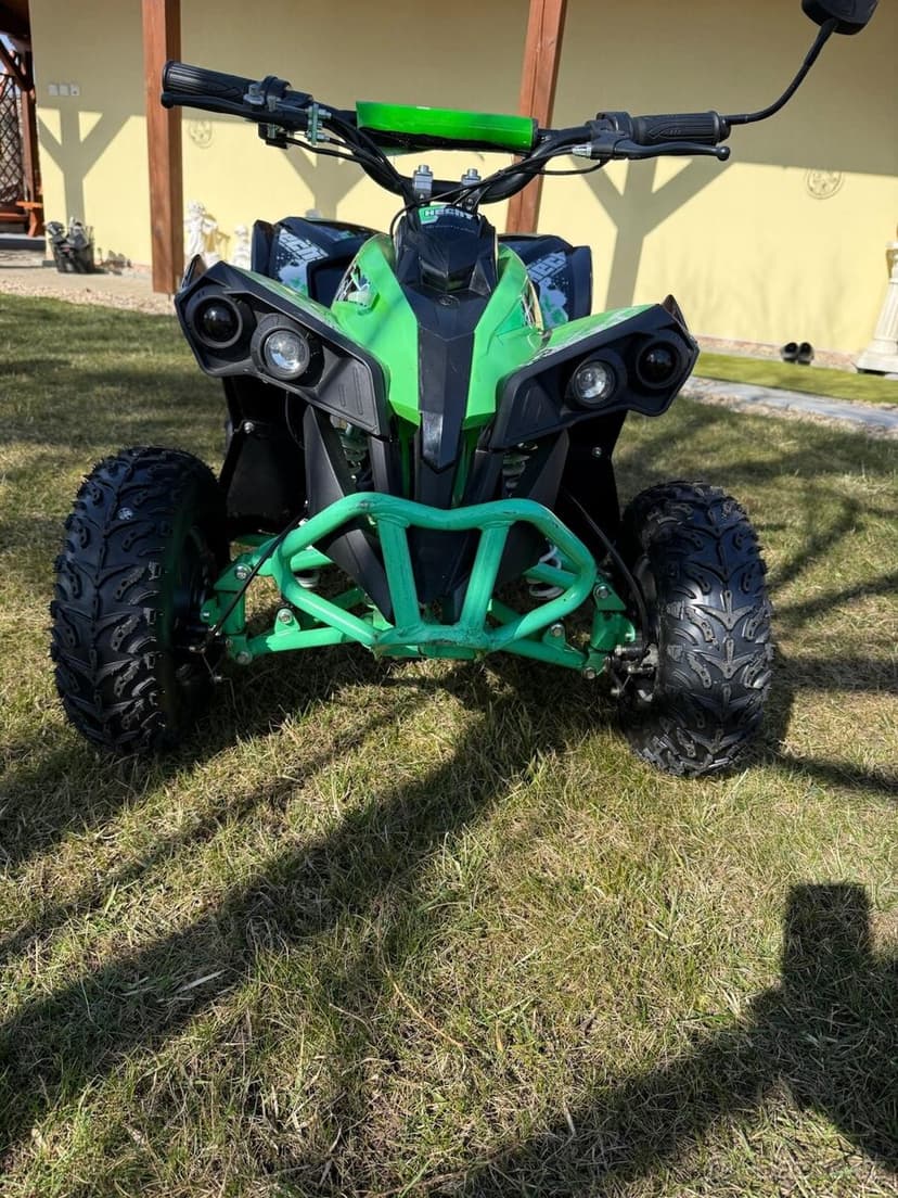 Akumulátorová čtyřkolka HECHT