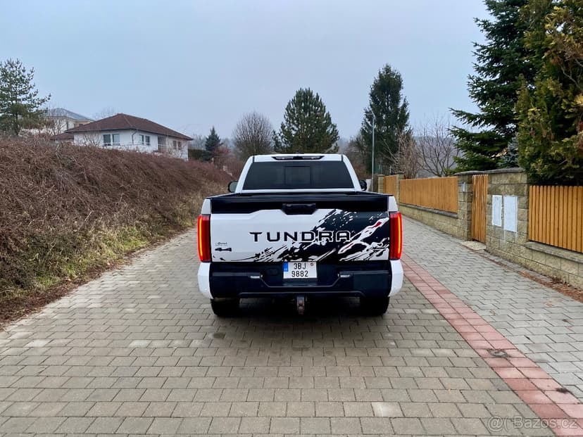 Toyota Tundra 3.5 SR5 4x4 Biturbo automat, rok 2022, 19 tkm