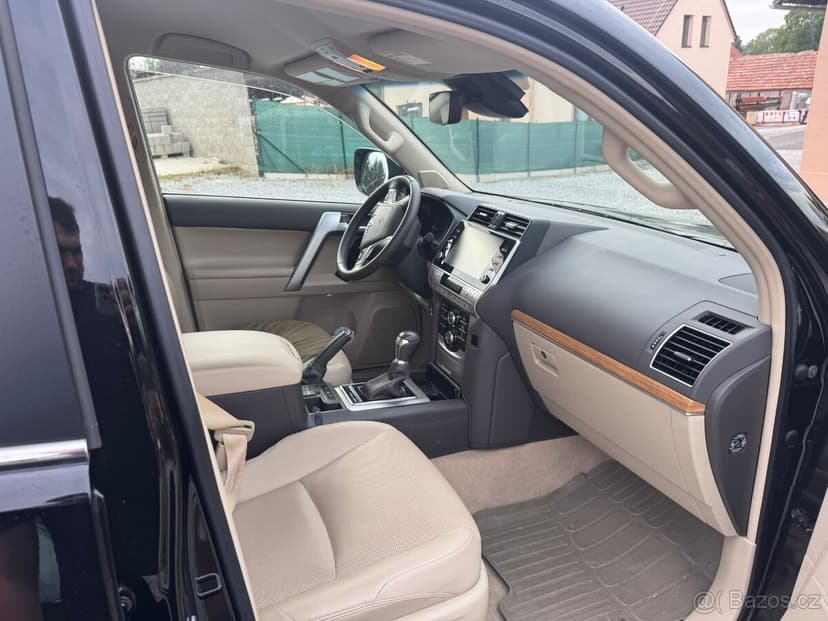 Prodám ..Toyotu land cruiser 150