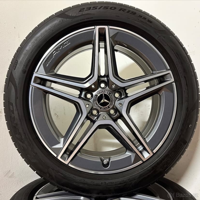 MERCEDES GLA AMG 5x112 R19 ET53+LETNÍ 235/50R19 7mm ANTRACIT