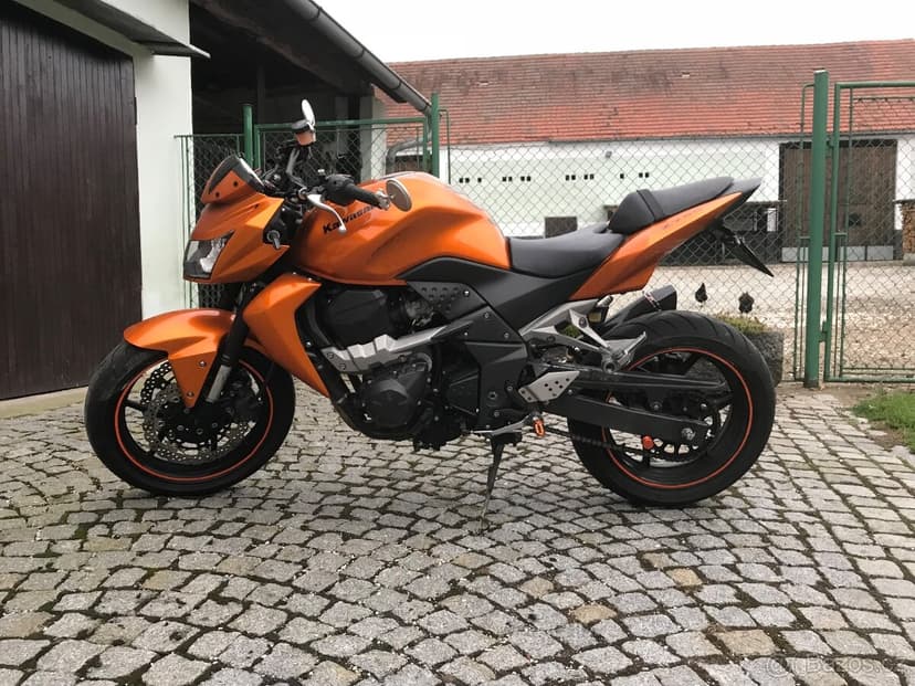 Kawasaki z750 (v TP pouze 25 kw - možnost řídit od 18 let)