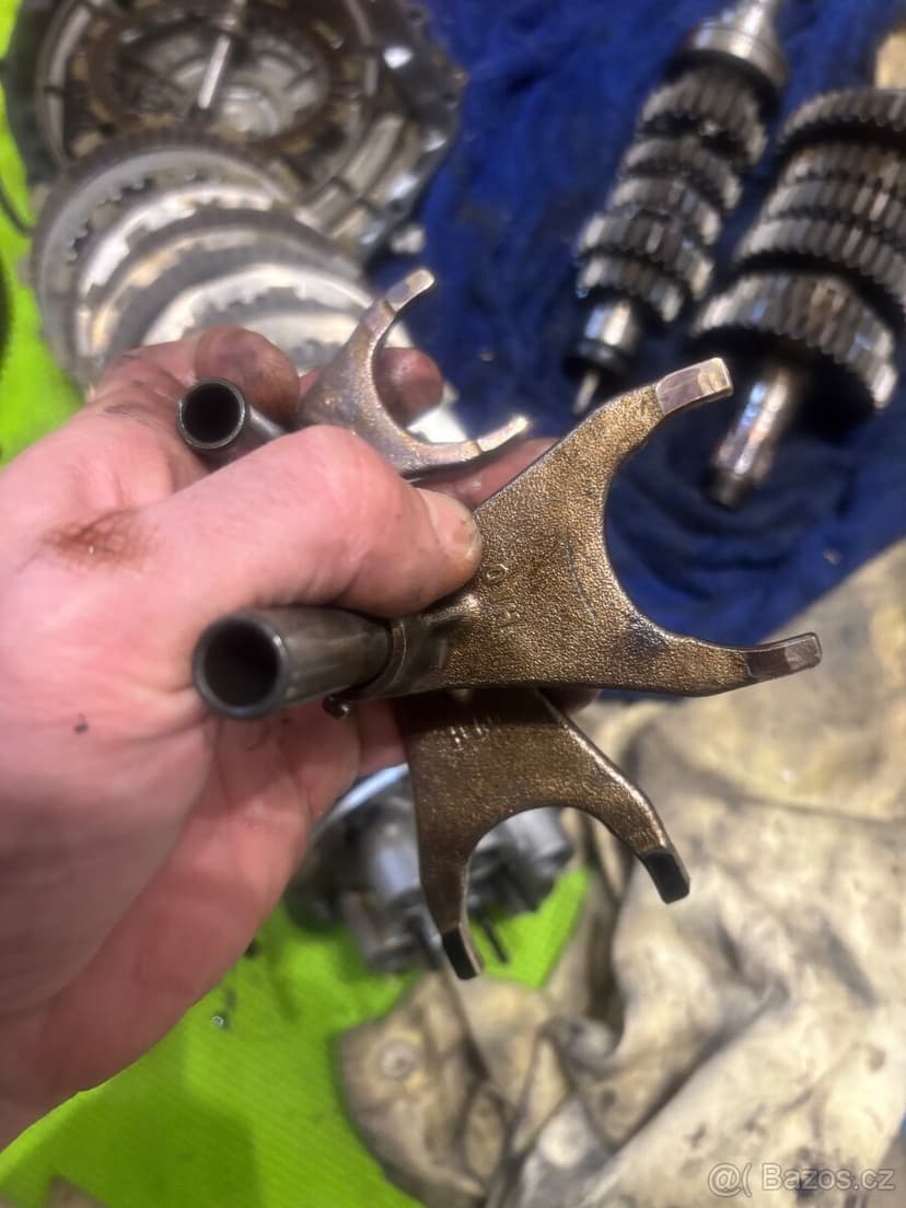 Prevodovka spojka klika atd. na Suzuki Gsxr 750 600 06-10