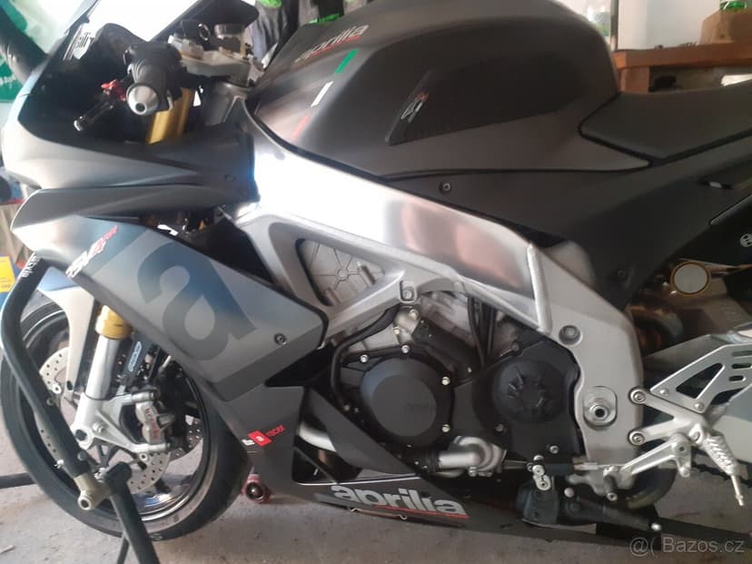 Aprilia Rsv4RR APRC