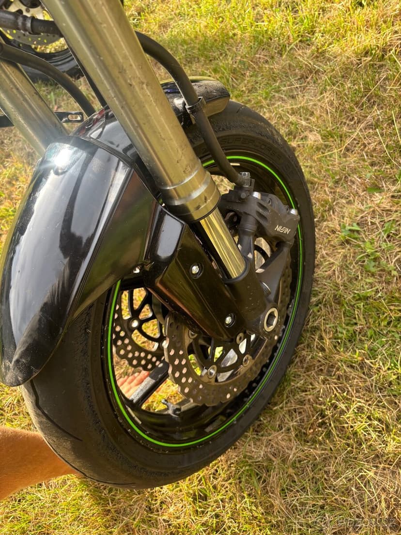 Vidlice kolo bryle brzdy na Kawasaki Zx6R Ninja 09-12