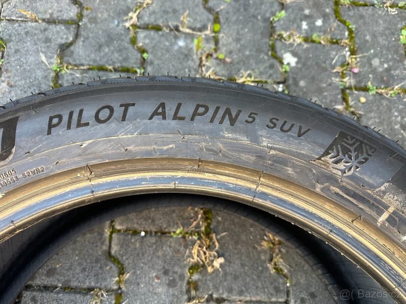 285/45 R22 Zimní pneumatiky MICHELIN