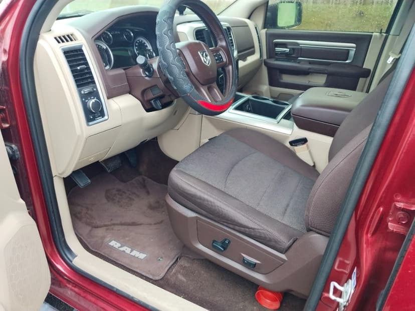 DODGE RAM 1500 5.7 HEMI, rok 2015, 4x4