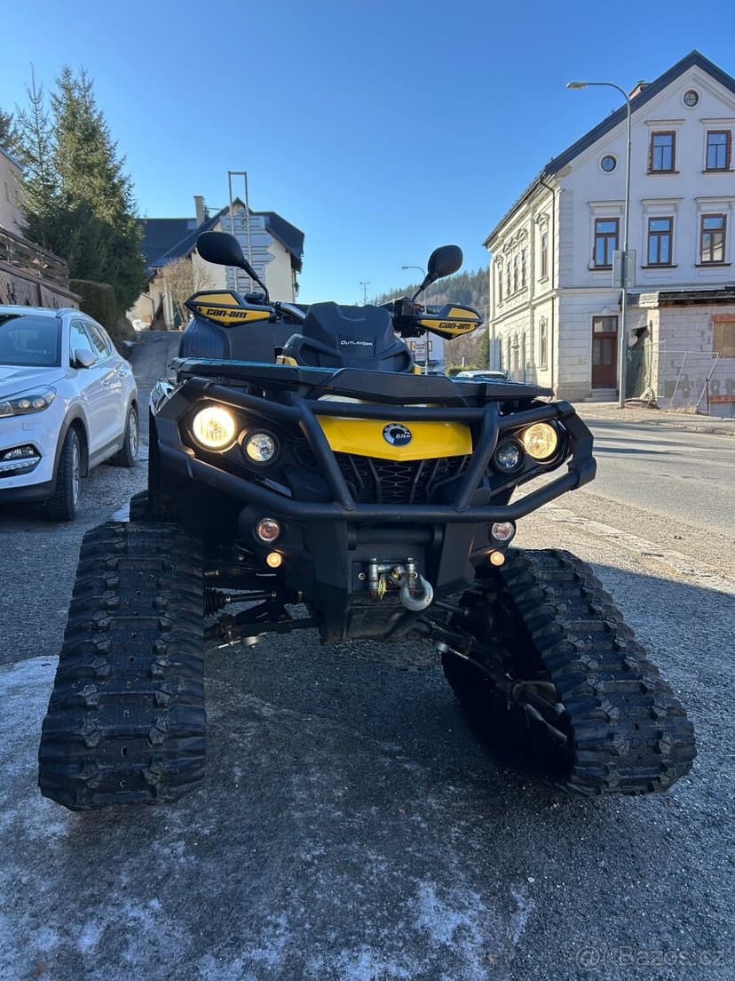 Čtyřkolka Can-am Outlander 1000 XT-P