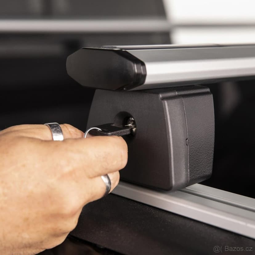 Příčníky na korbu Pickupů uchycení do kolejnic