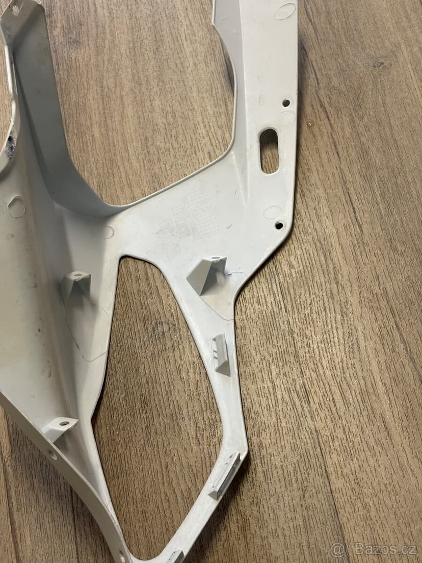 BMW S1000RR 2012 levá polovina masky