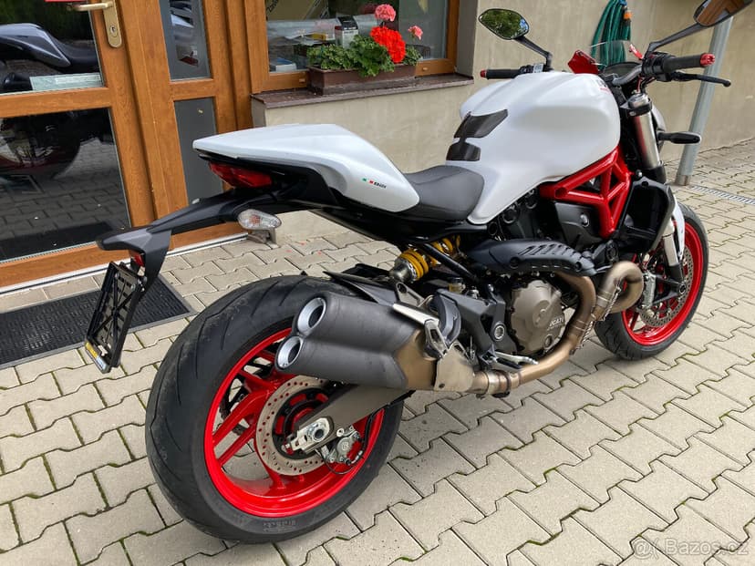 Ducati Monster 821