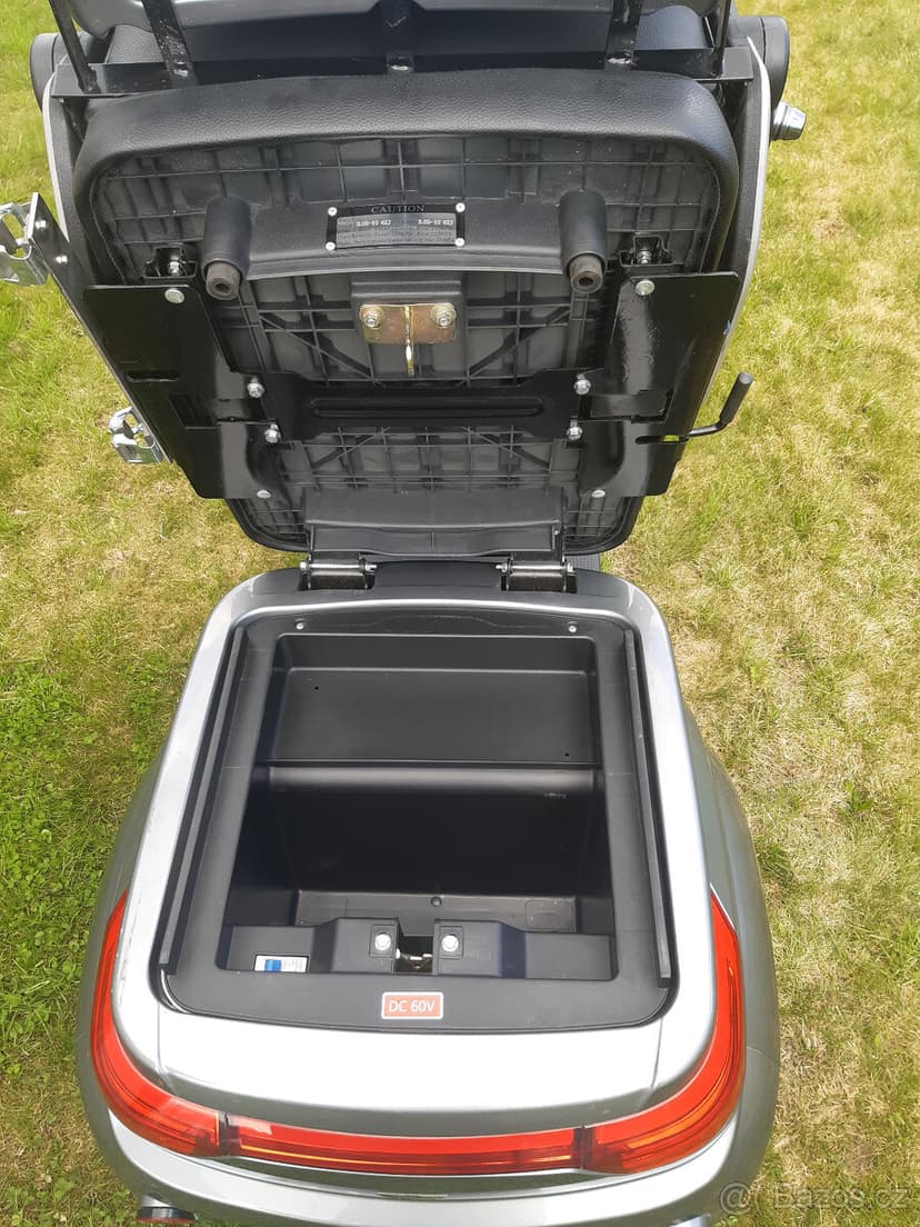 El. skůtr 2020 Hecht citis max