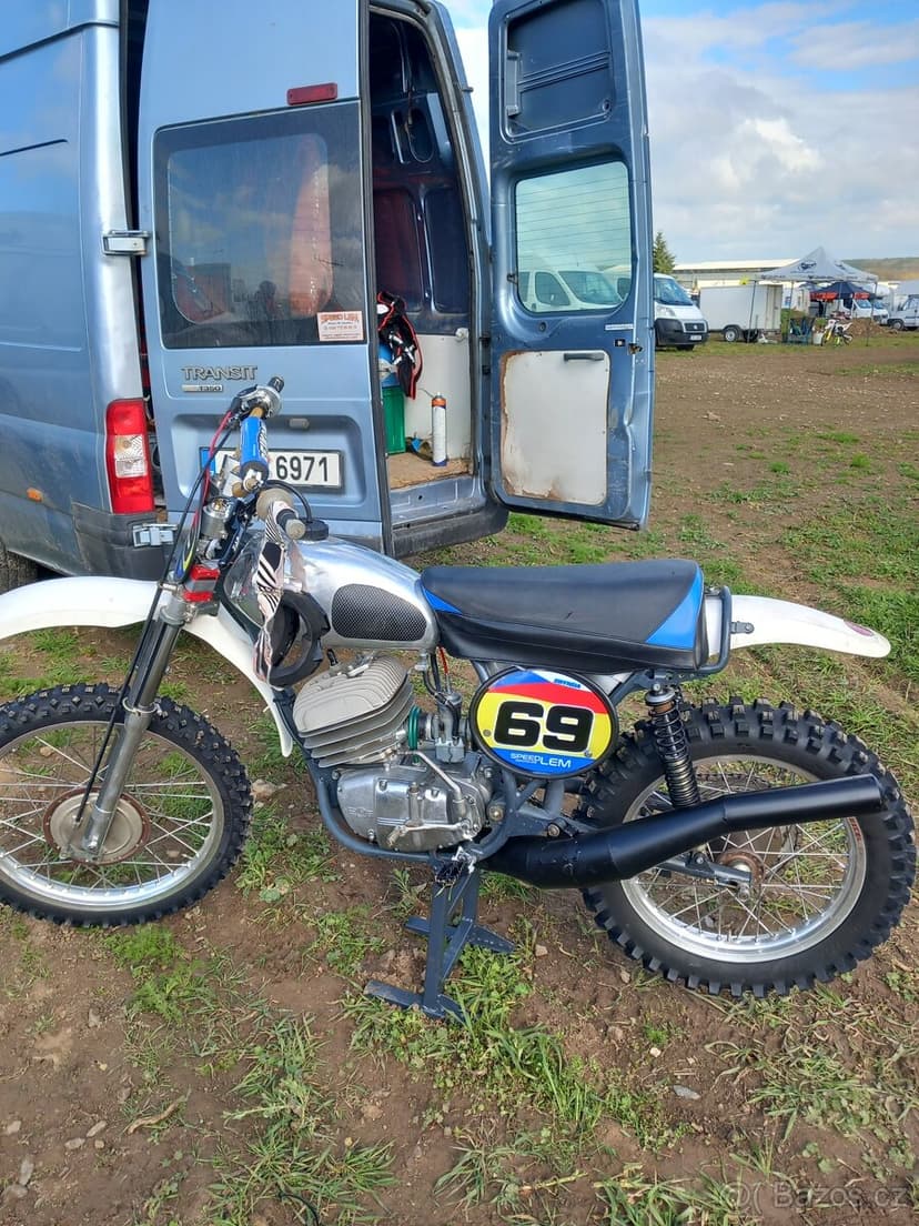 Cz 380-981 motocros clasic