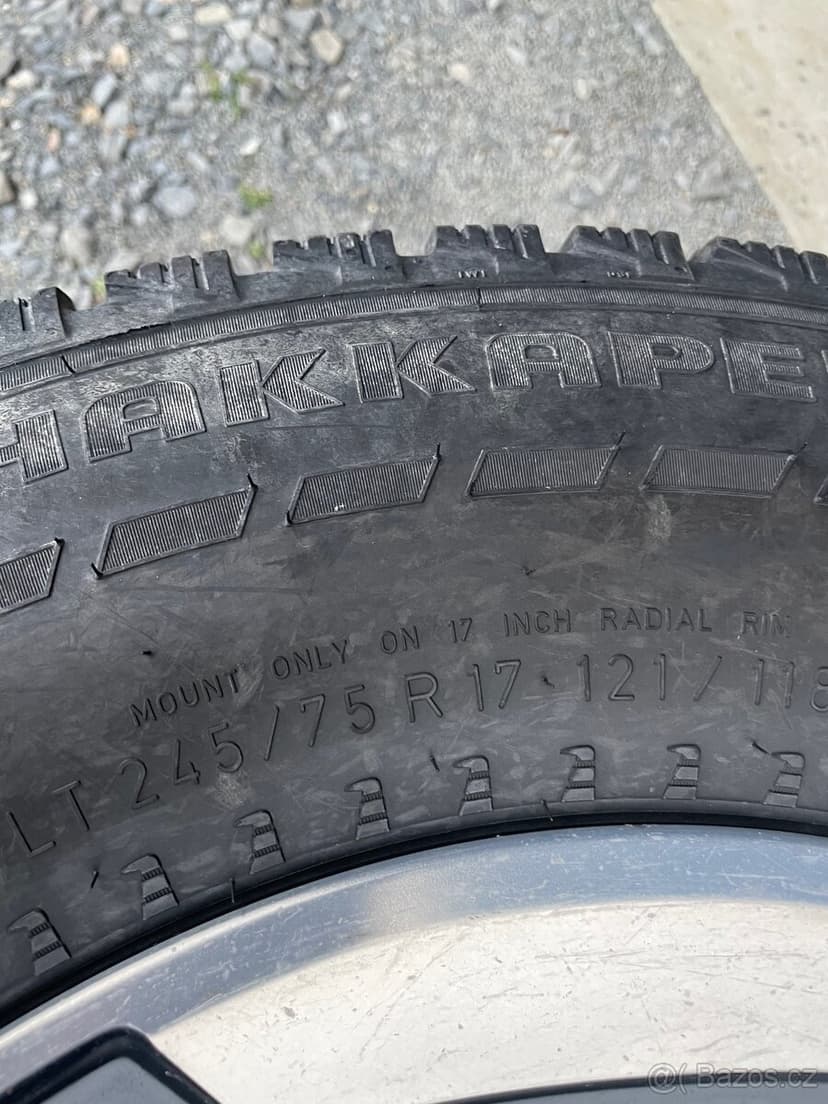 Prodám disky+pneu na jeep wrangler rubicon