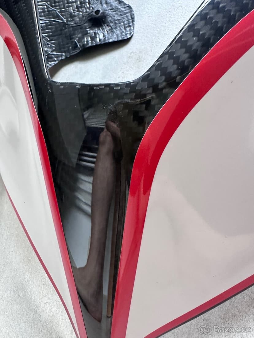 Ducati Streetfighter V4 - krovka, karbon