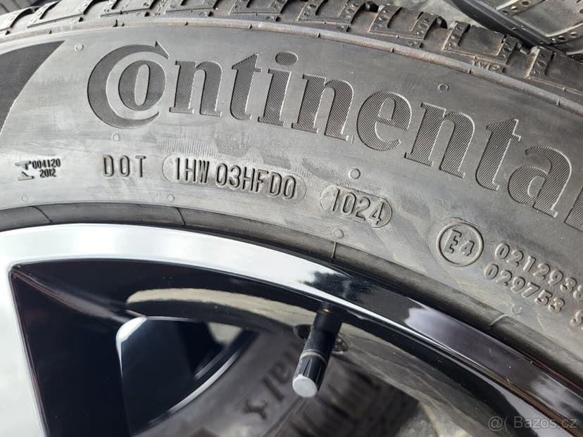 Originální alu kola R22 na Land Rover Defender L663