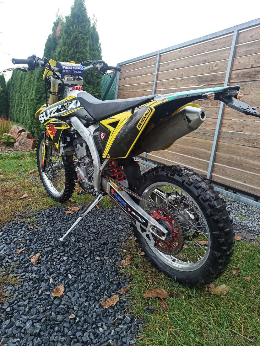 Suzuki RMZ 250 R.V.2015