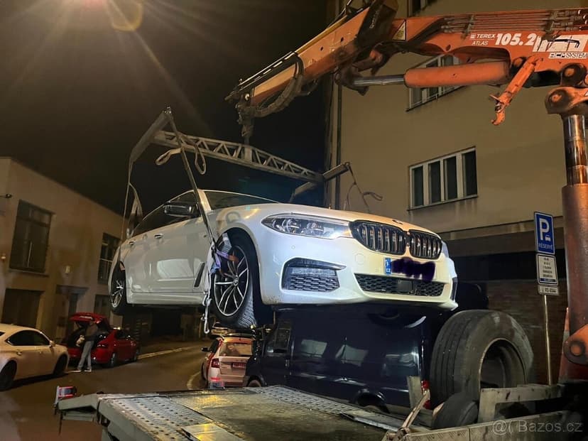 Odtahový speciál Mercedes Atego s hydraulickou rukou