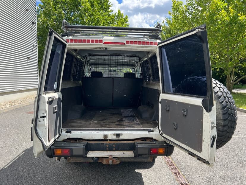 Toyota Landcruiser HZJ 78 - 4.2D, ARB kompresor, uzávěrky