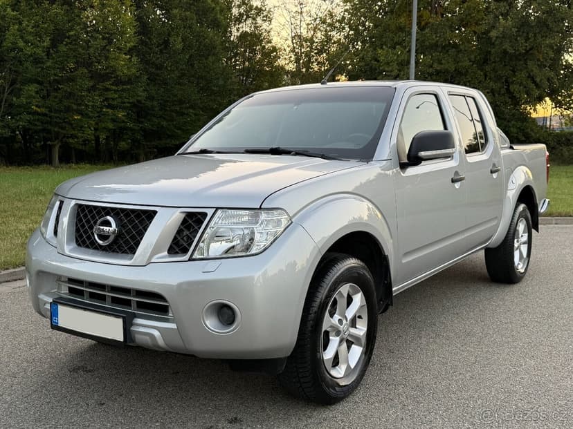 Nissan Navara 2.5CDi 106KW, RV:2015, Nové pneu, Nová STK
