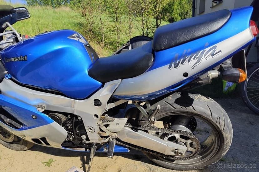 Kawasaki Ninja ZX9R