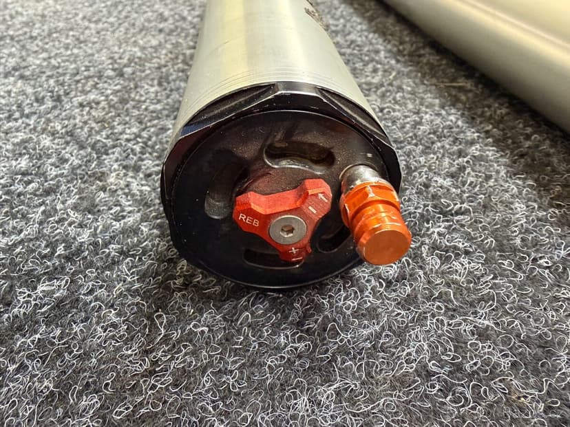 Přední tlumiče KTM