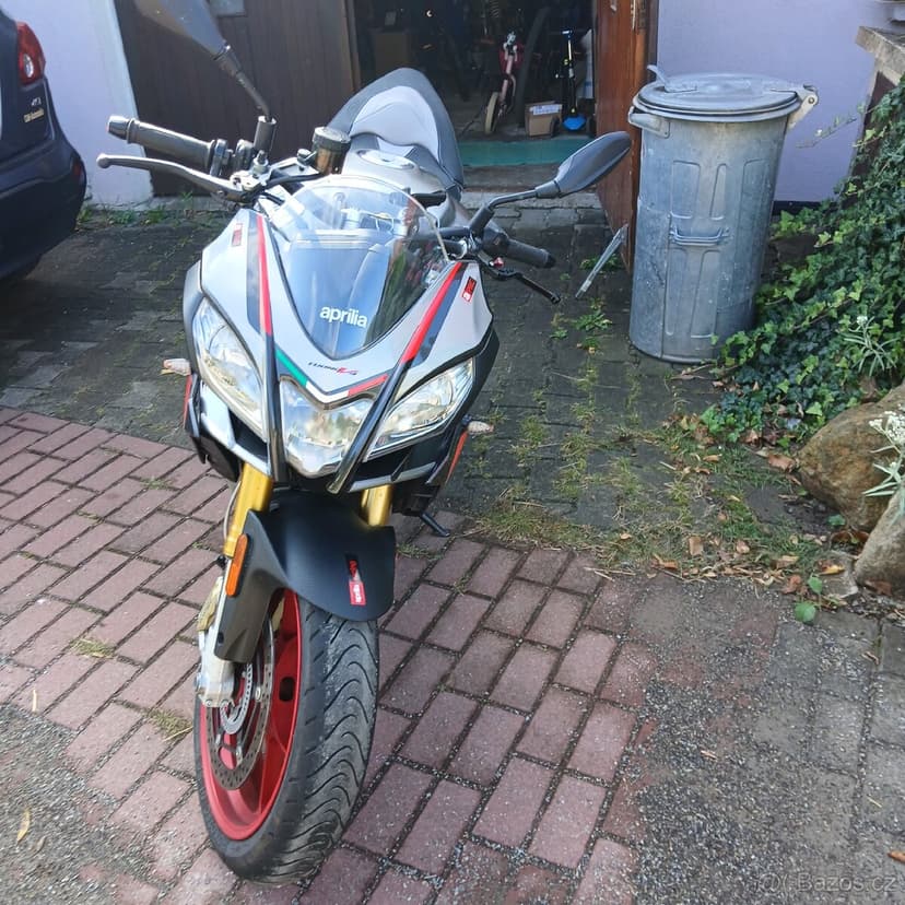 Aprilia tuono v4 1100 rr
