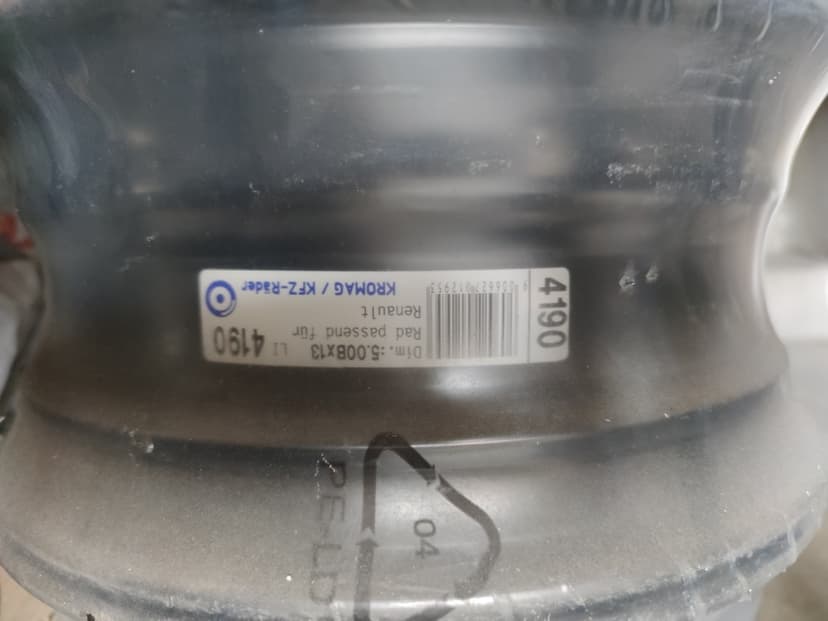 Disky a pneu ruzných rozměrů