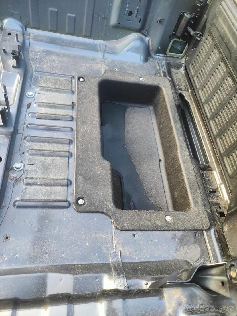 Jeep Wrangler JL 2021rok celú karosériu