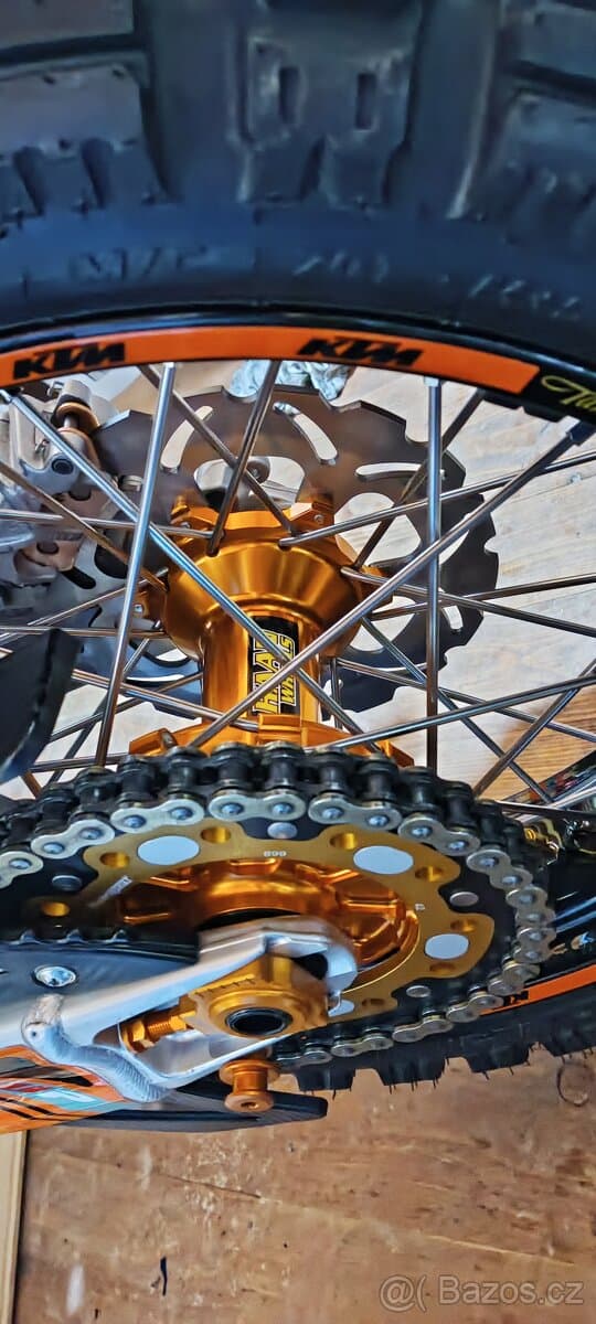 Jedinečná KTM 990 adventure