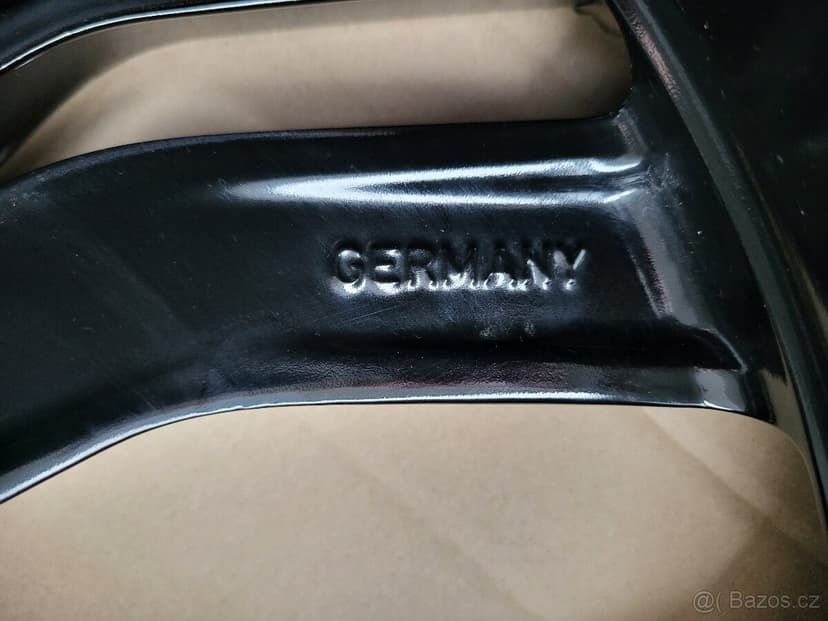 Prodám originální alu kola - disky Range Rover Velar R21